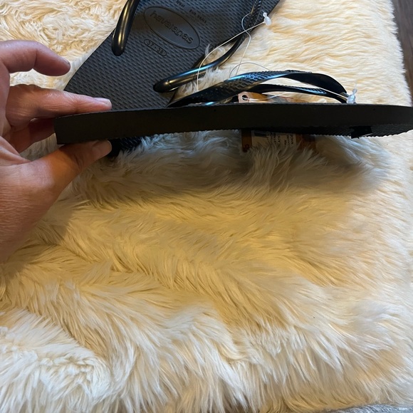 Havaianas Women's Slim Flip Flop Sandal, Black, New Shoe.

No box - Picture 4 of 4